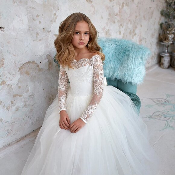White / Ivory Girl Lace Dress Gown - Size 11